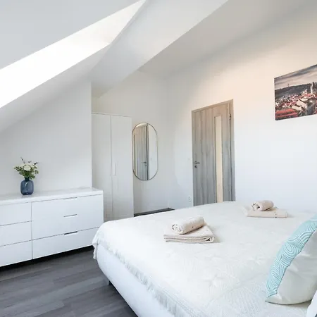 The Loft Holesovice Apartment *